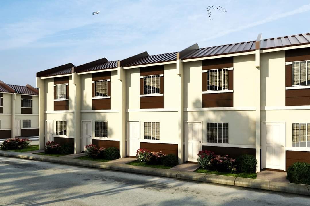 Townhouse 44 - Brentwood Residences 1